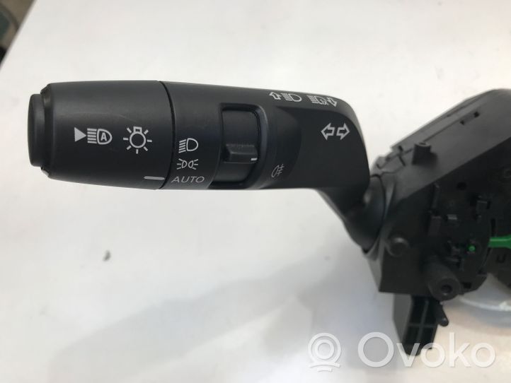 Nissan Qashqai J12 Leva/interruttore dell’indicatore di direzione e tergicristallo 255606