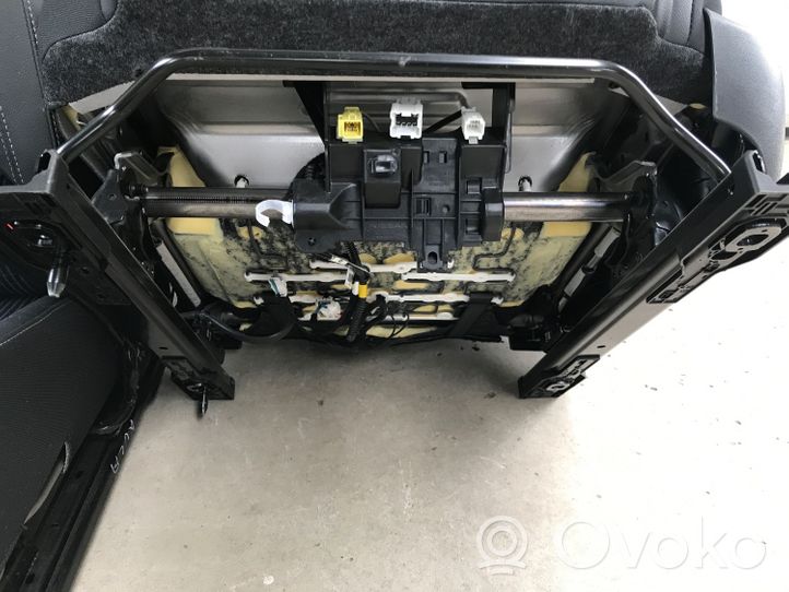 Nissan Qashqai J12 Fotele / Kanapa / Komplet FOTEL