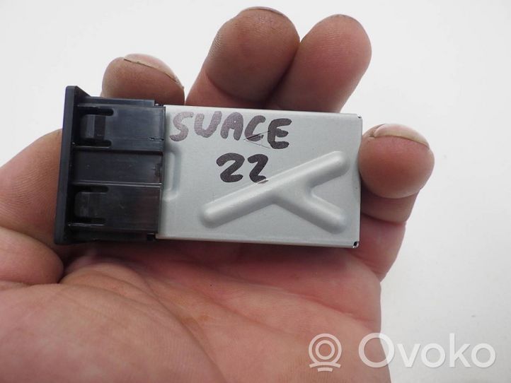 Suzuki Swace Connecteur/prise USB 85532-60010