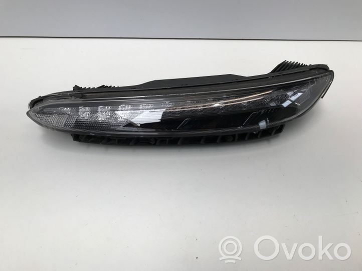 Hyundai Kona I Lampa przednia 92207J9600