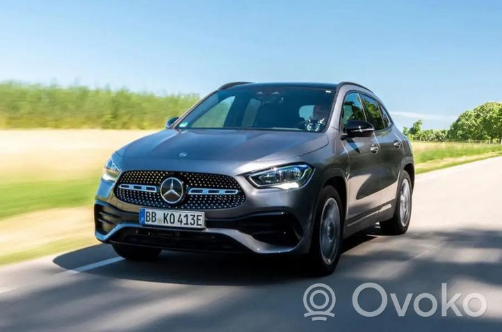 Mercedes-Benz GLA H247 Gniazdo / Złącze USB A2478204002