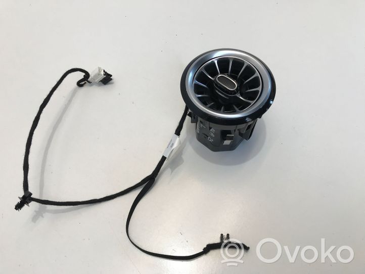 Mercedes-Benz GLA H247 Lango oro grotelės A2478306803