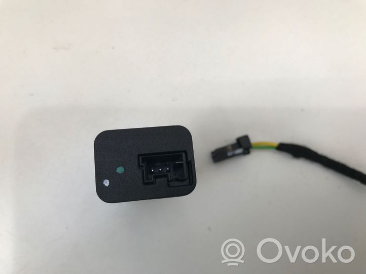 Opel Mokka B Connettore plug in USB 98217039DX