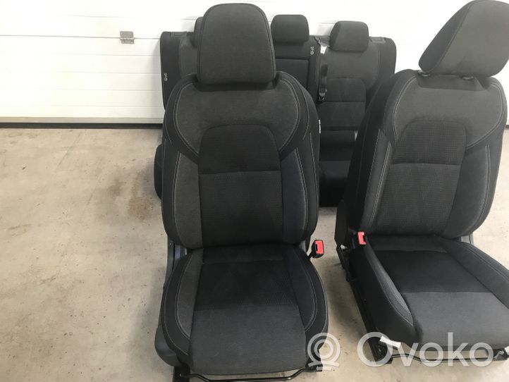 Nissan Qashqai J12 Set sedili 