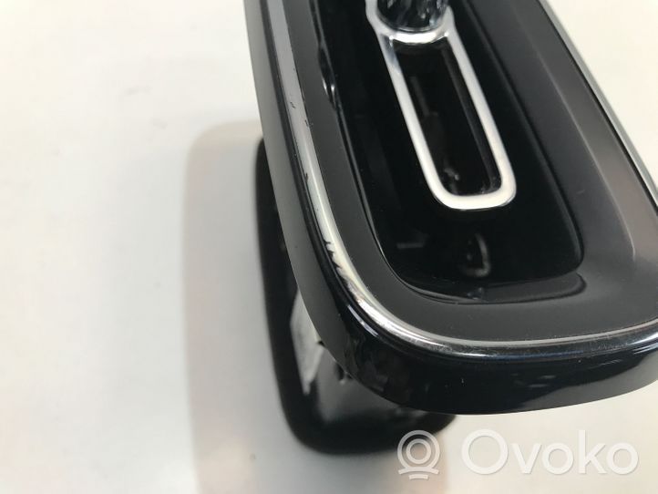 Volvo XC40 Copertura griglia di ventilazione laterale cruscotto 31442626