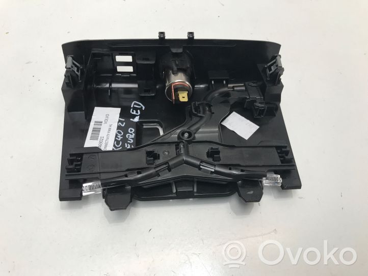 Volvo XC40 Zigarettenanzünder 31469021