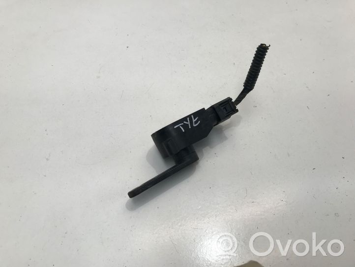 Volvo XC40 Palanca del sensor de nivel de altura trasero 32221477