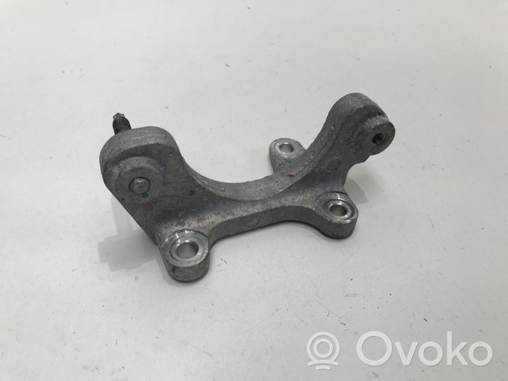 Volvo XC40 Staffa del cuscinetto di supporto dell’albero di trasmissione 31367666