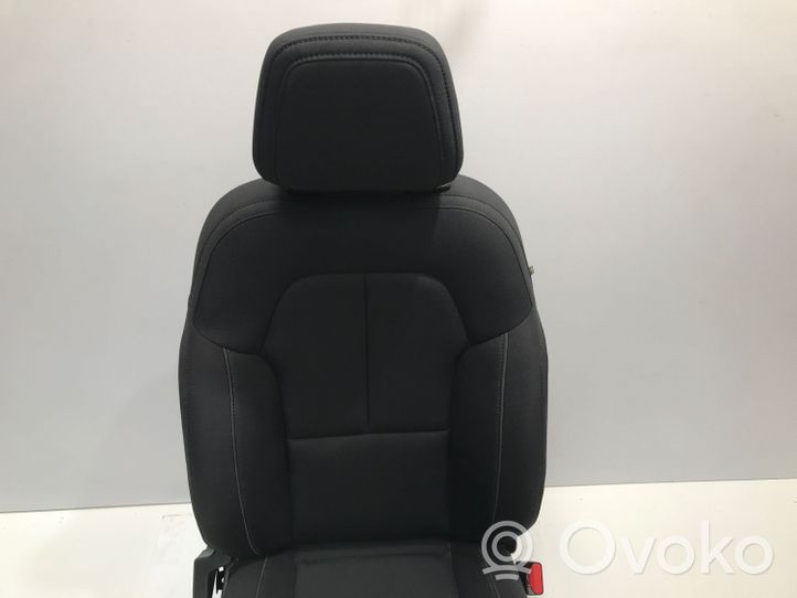 Volvo XC40 Priekinė keleivio sėdynė 32338537