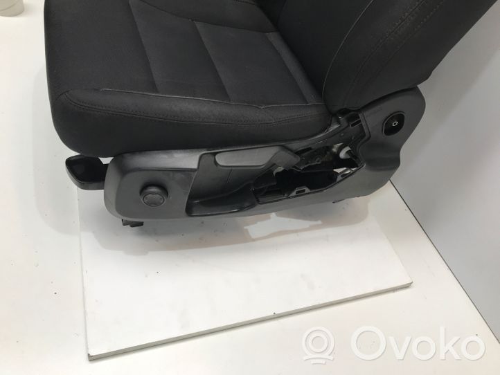 Volvo XC40 Priekinė vairuotojo sėdynė 32338528