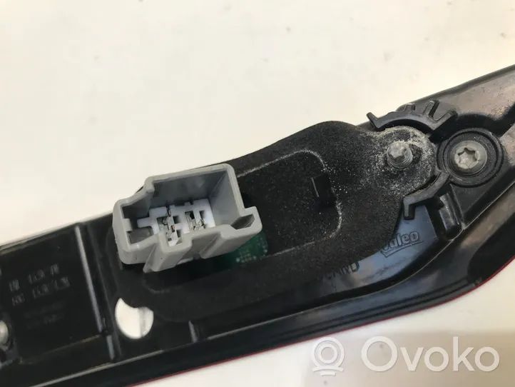 Volvo V60 Luci posteriori del portellone del bagagliaio 32228905