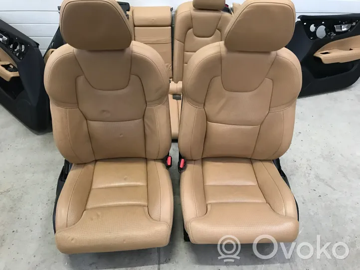 Volvo V60 Fotele / Kanapa / Boczki / Komplet 
