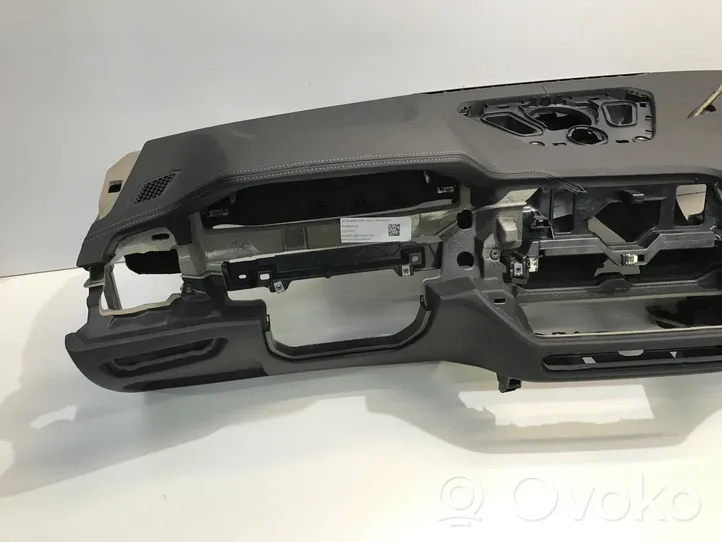 BMW 4 G22 G23 G24 G26 Panelė 7937861