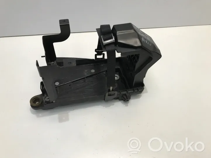 Volvo XC40 Battery box tray 32219128