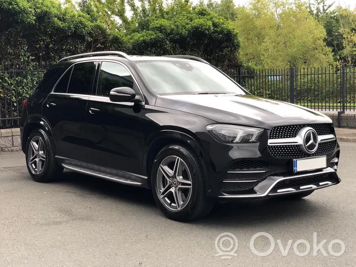 Mercedes-Benz GLE W167 Charnière inférieure de porte arrière A046572