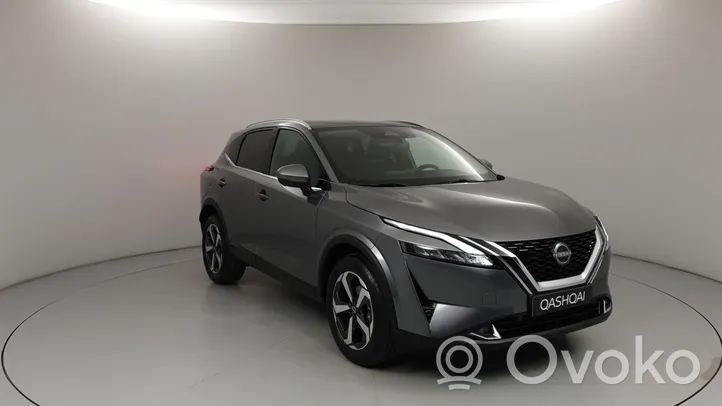 Nissan Qashqai J12 Aizmugurējās durvis 