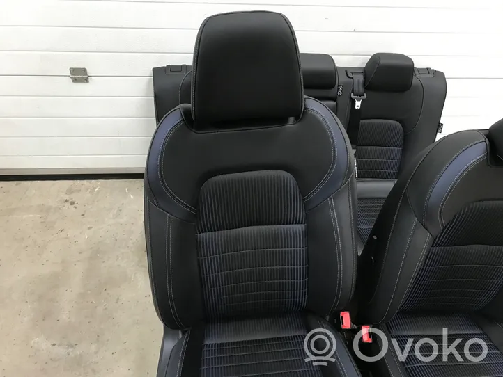 Nissan Qashqai J12 Fotele / Kanapa / Komplet 