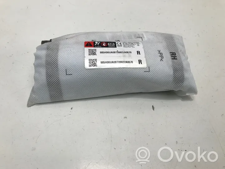 Nissan Qashqai J12 Poduszka powietrzna Airbag fotela 985H06UA0B