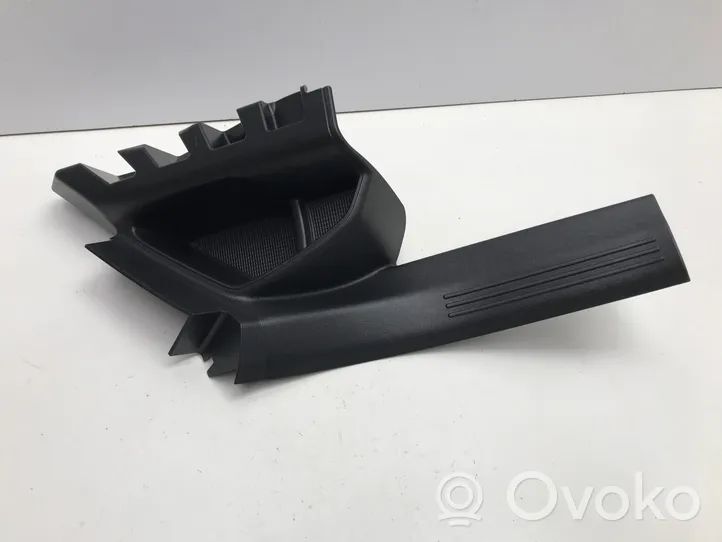 Volvo XC40 Copertura del rivestimento del sottoporta posteriore 32296004