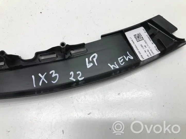 BMW iX3 G08 Priekinių durų stiklo rėmas 6999013