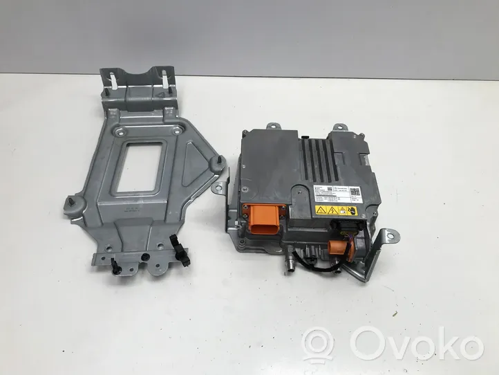 Mercedes-Benz EQC Jännitteenmuunnin/vaihtosuuntaaja A0009009935