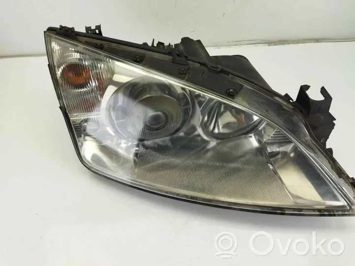 Ford Mondeo Mk III Lampa przednia 1305239173