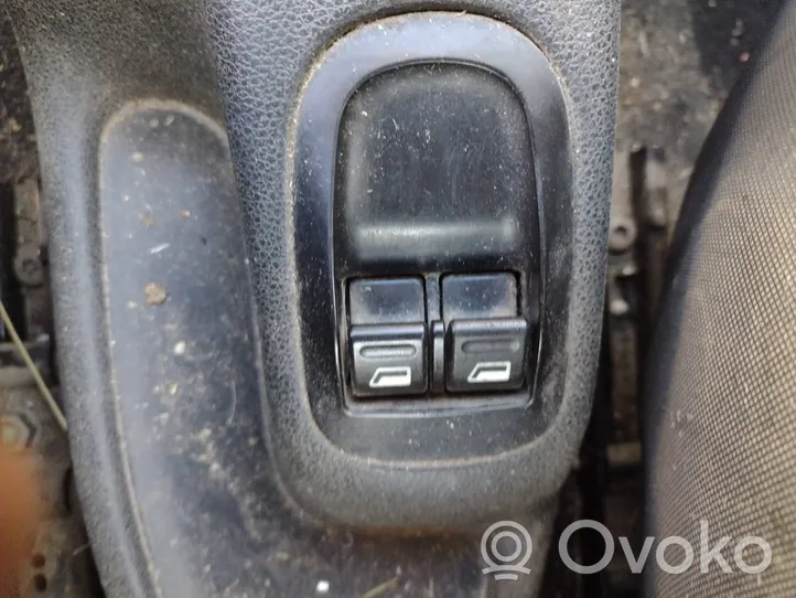 Peugeot 206+ Interruttore di controllo dell’alzacristalli elettrico 