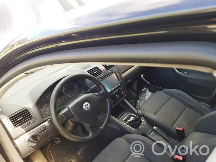 Volkswagen Golf V Uszczelka drzwi przednich 