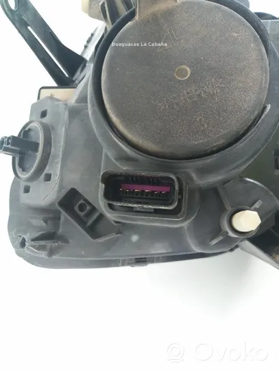 Dacia Duster Lampa przednia 000081341201996661