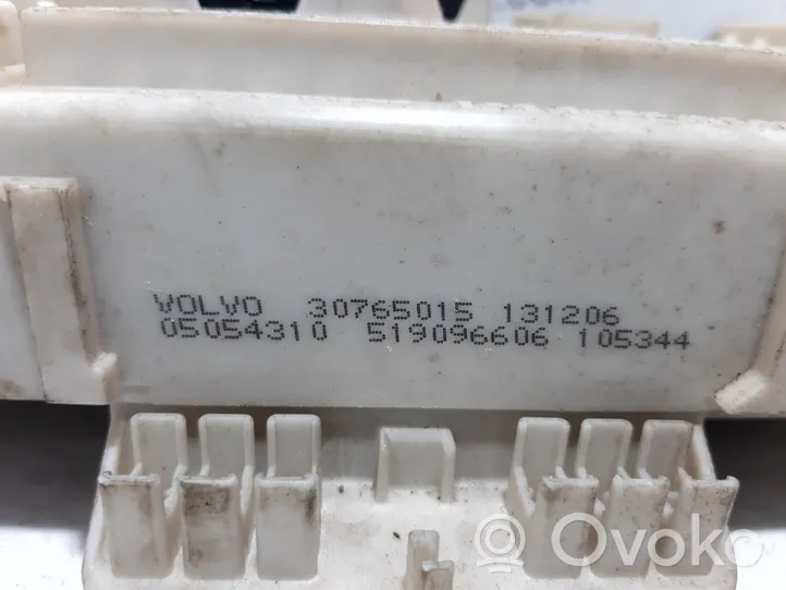 Volvo C30 Module de fusibles 30765015