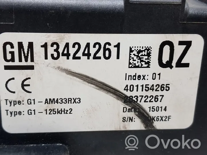 Opel Corsa E Módulo de fusible 13424261