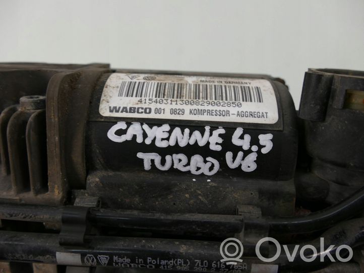 Porsche Cayenne (9PA) Compressore/pompa sospensioni pneumatiche 95535890102