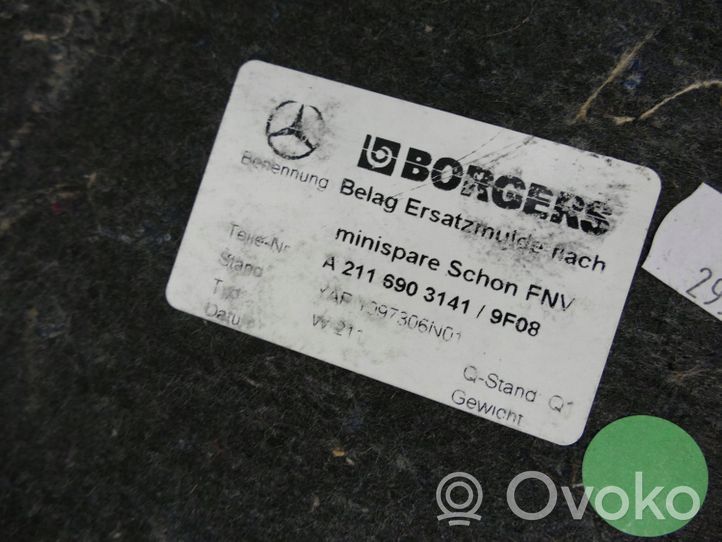 Mercedes-Benz CLS C219 Tavaratilan pohjan tekstiilimatto A2116941425