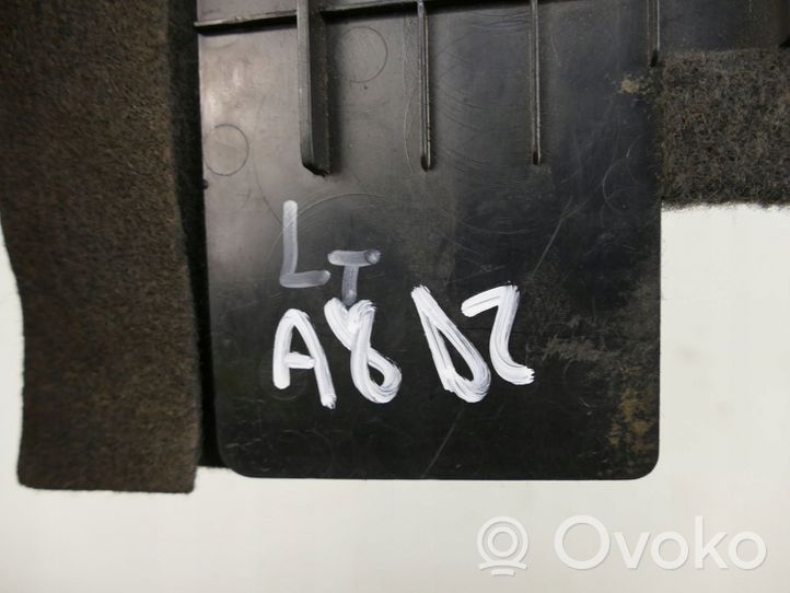 Audi A8 S8 D2 4D Rivestimento pannello laterale del bagagliaio/baule 4D0868845