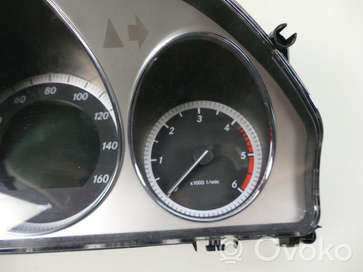Mercedes-Benz C W204 Speedometer (instrument cluster) A2049005000