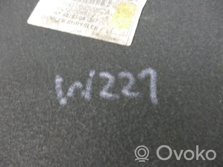 Mercedes-Benz S W221 Garniture de couvercle de coffre arriere hayon A2216900025
