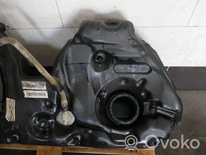 Mercedes-Benz E W211 Serbatoio del carburante A2114707901