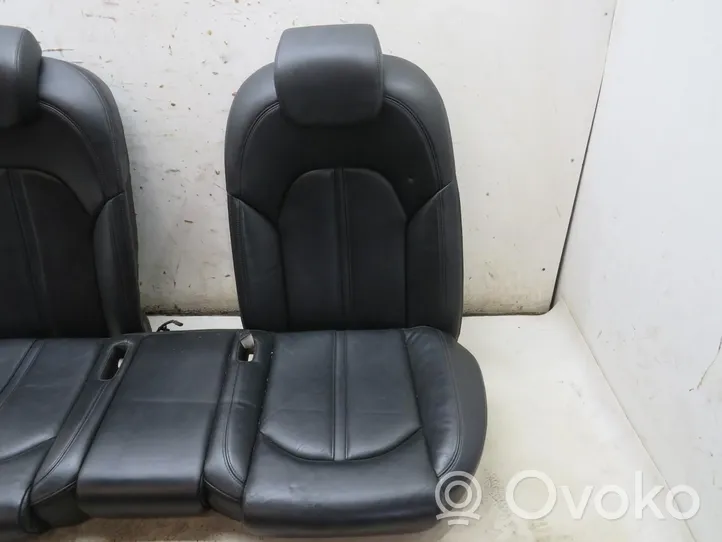 Audi A8 S8 D4 4H Rear seat 