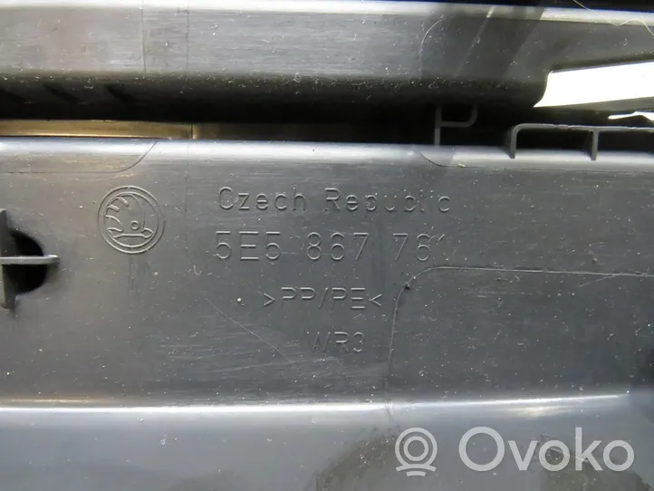 Skoda Octavia Mk3 (5E) Support de fixation de coffre/hayon 5E5867761