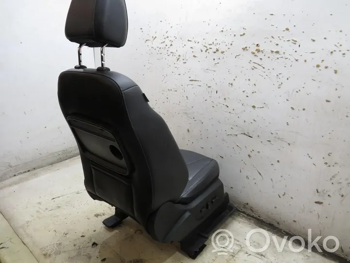 Ford Kuga II Asiento delantero del pasajero 