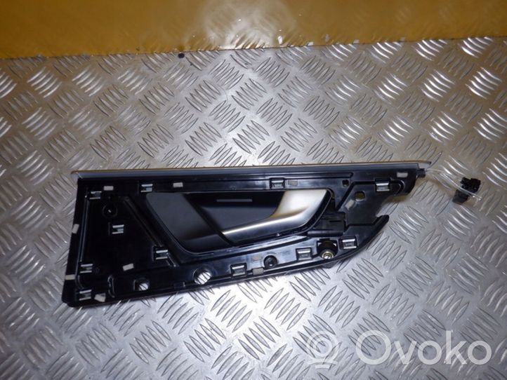 Audi Q8 Klamka wewnętrzna drzwi tylnych 4M0839020E