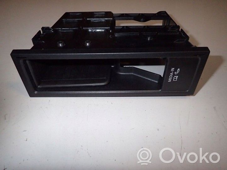 Volkswagen Tiguan Glove box 5N0035344F