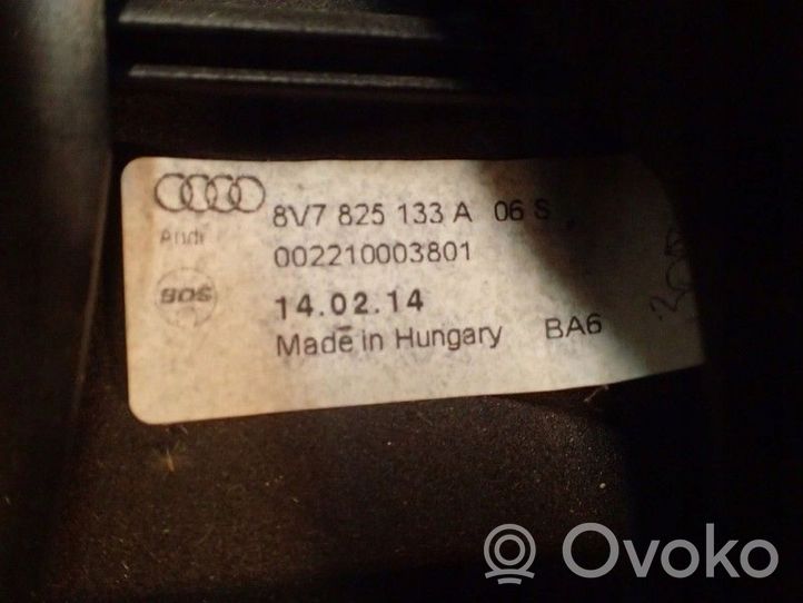 Audi A3 S3 8V Roleta bagażnika 8V7825133A