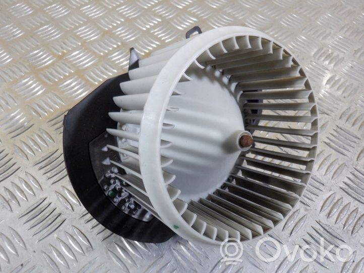 Volkswagen Touareg II Heater fan/blower 7P0820021B