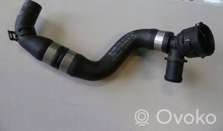Volkswagen Touareg II Engine coolant pipe/hose 7P6121070BL