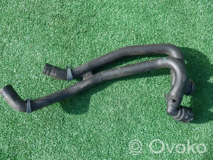 Volkswagen Golf VIII Tuyau de liquide de refroidissement moteur 5Q0121156D