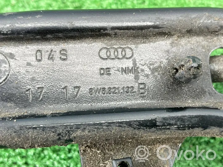 Audi RS5 Lokasuojan kannake 8W6821132B