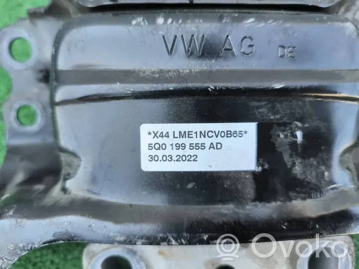 Volkswagen PASSAT B8 Supporto della scatola del cambio 5Q0199555AD