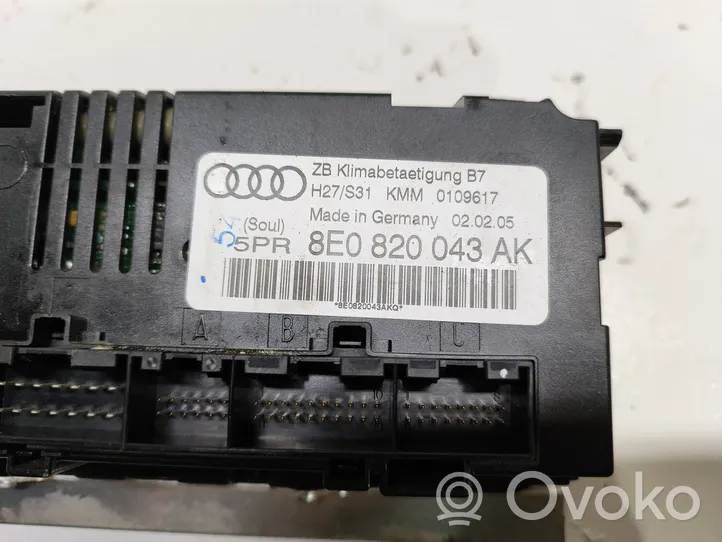 Audi A4 S4 B7 8E 8H Centralina del climatizzatore 8E0820043AK