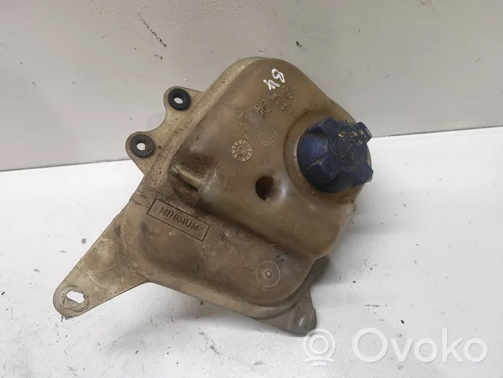 Audi 80 90 B3 Serbatoio di compensazione del liquido refrigerante/vaschetta 893121407